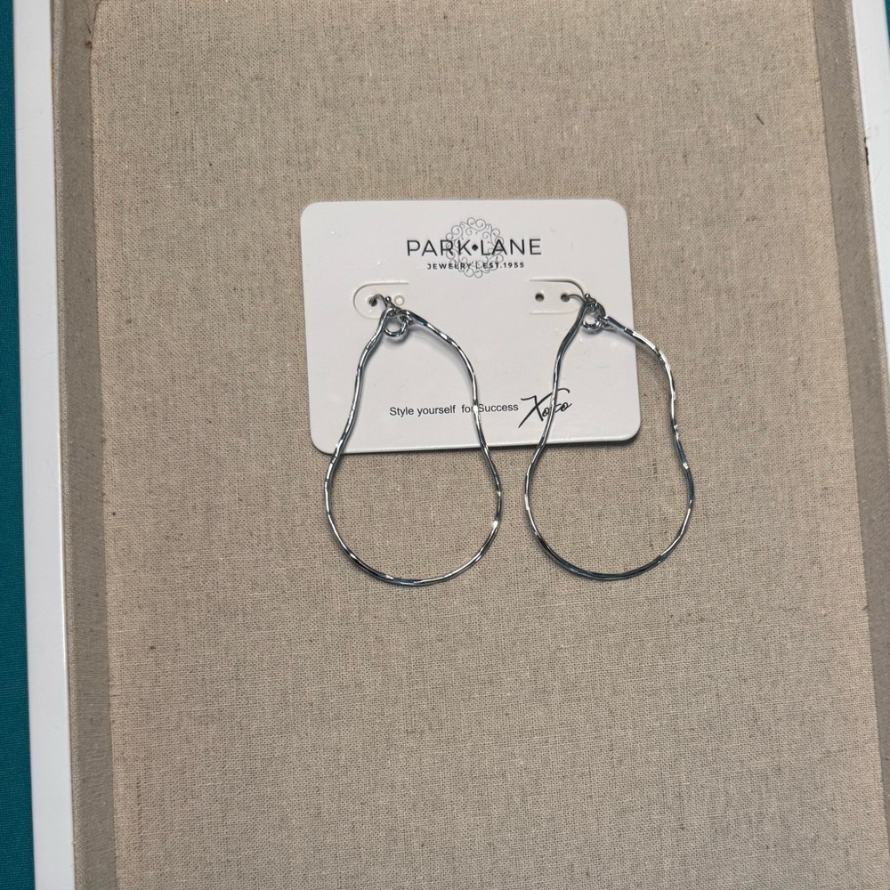 Park Lane Mochi Earrings. 3” long